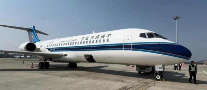 中国国产支线客机ARJ21成功运送超过1000万旅客